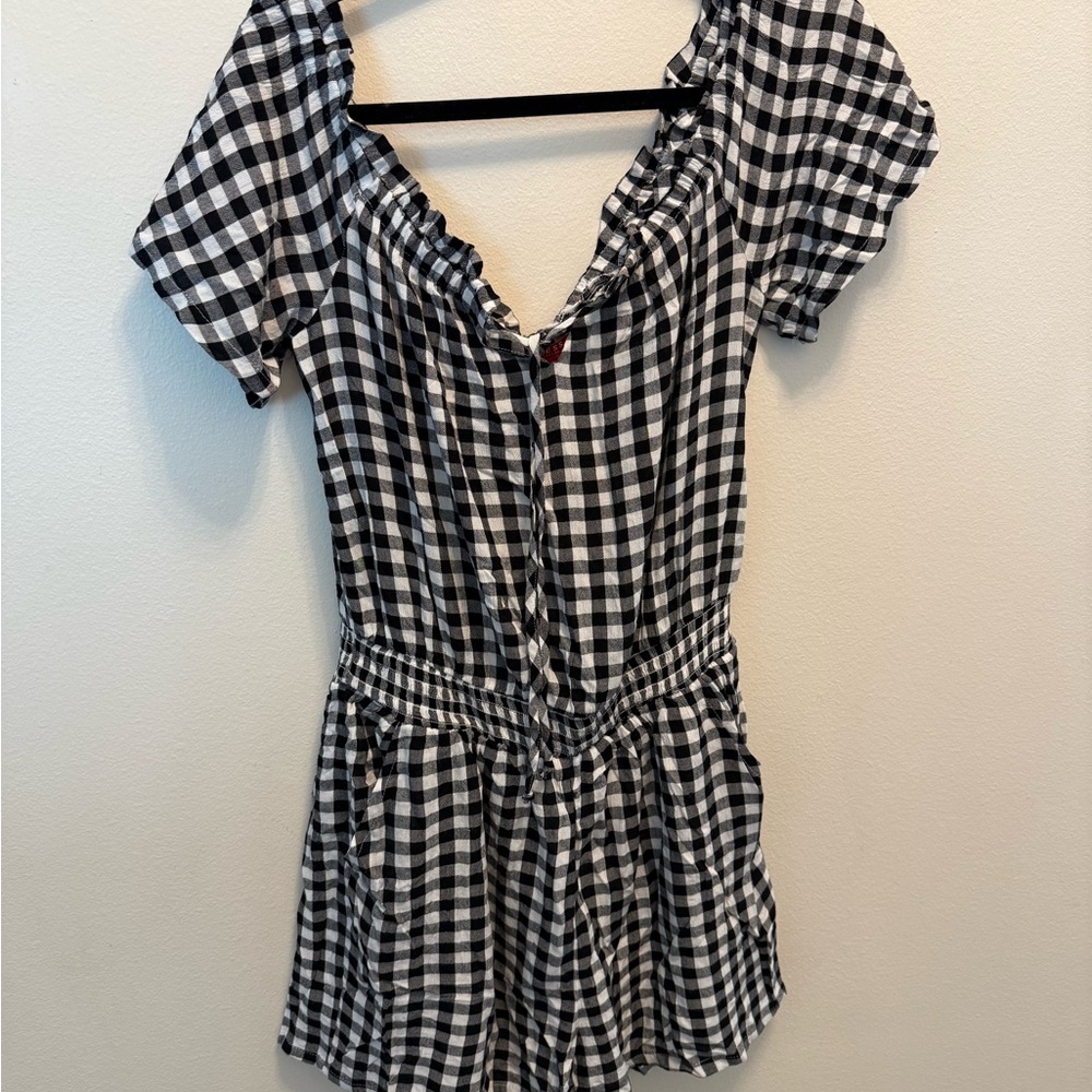 Guess Black and White Checkered Top
